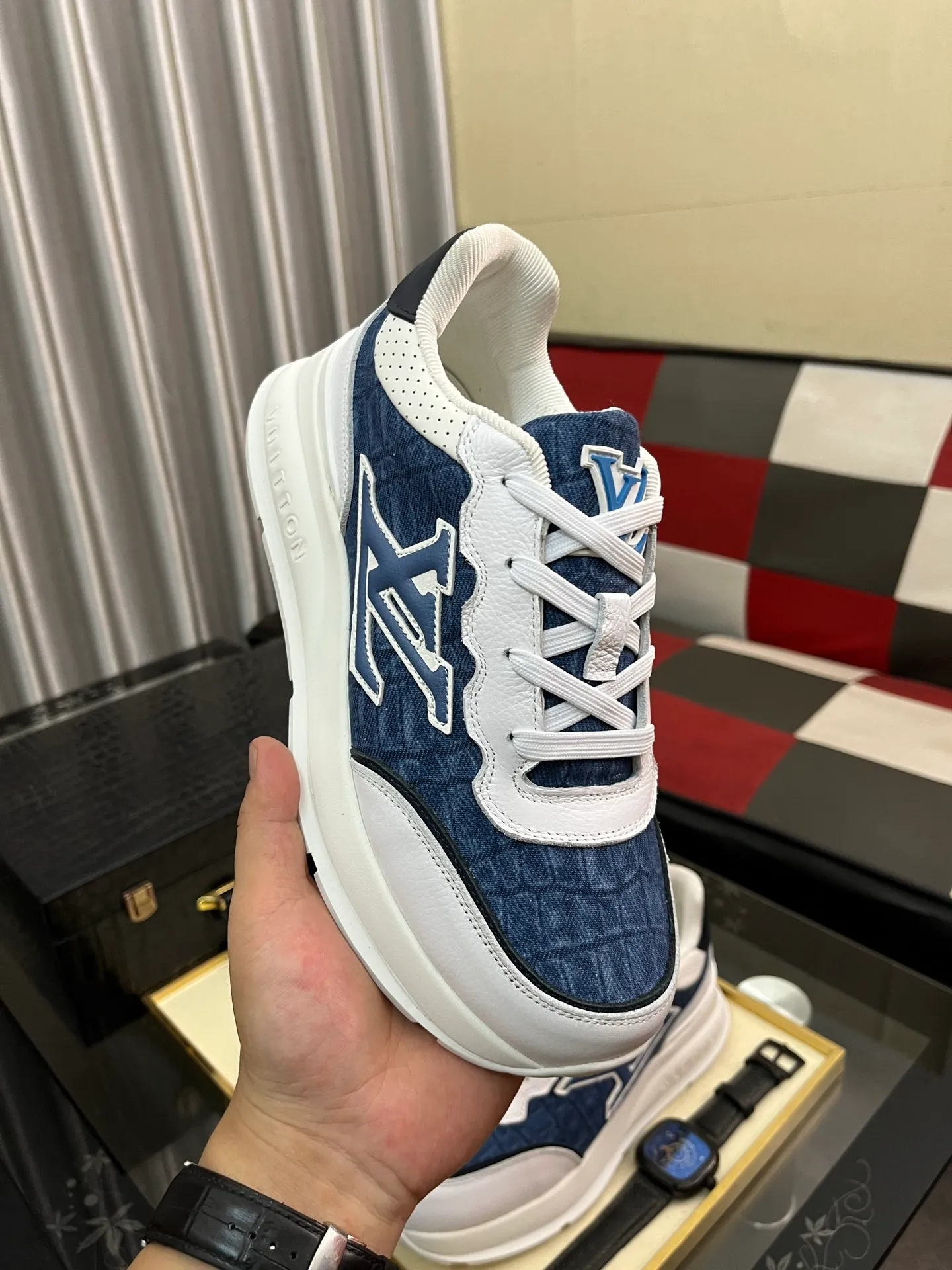 Men's shoes 💰458⌚️⌚️[Louis Vuitton LV] Dad shoes are popular casual sports shoes with outsole, breathable and comfortable, easy to walk, trendy men's versatile fly woven epoxy with ➕leather lining➕Gucci's popular original outsole, sports and running style, super comfortable. Size 38-443️⃣Colors available